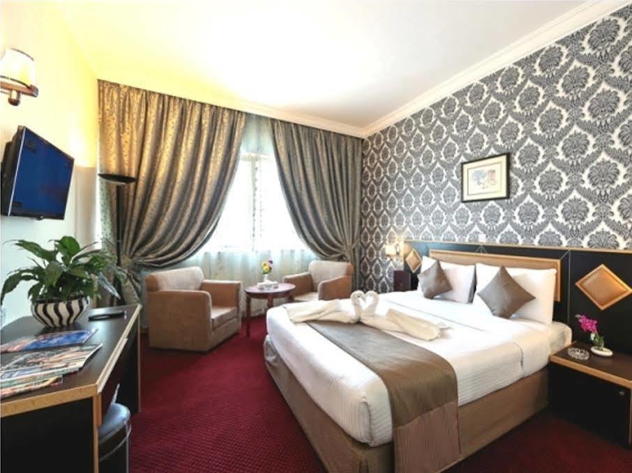 Jonrad Hotel Дубай Екстериор снимка