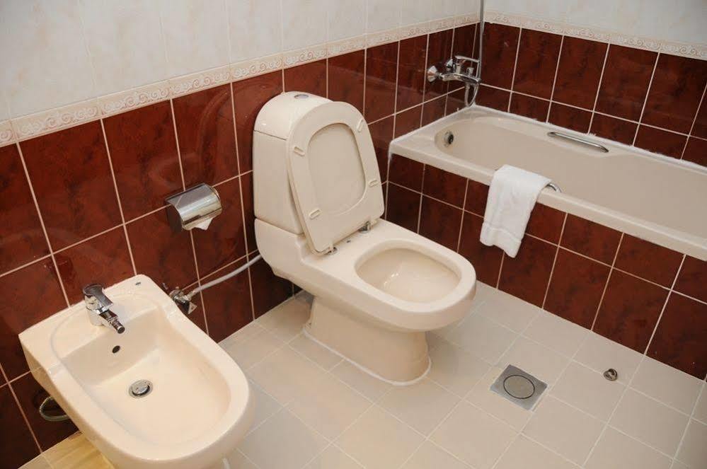 Jonrad Hotel Дубай Екстериор снимка