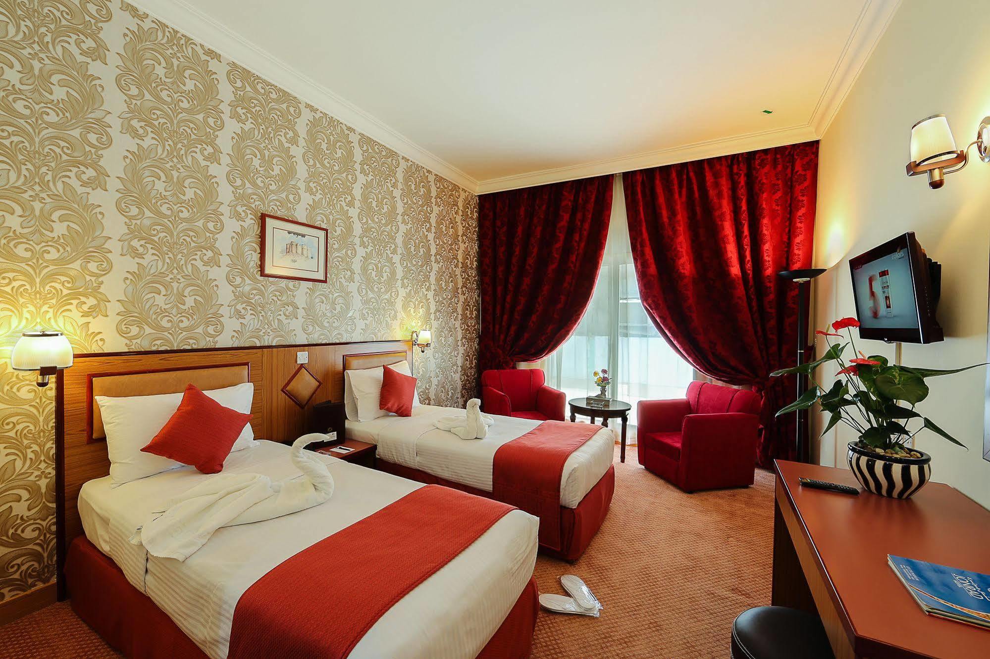 Jonrad Hotel Дубай Екстериор снимка