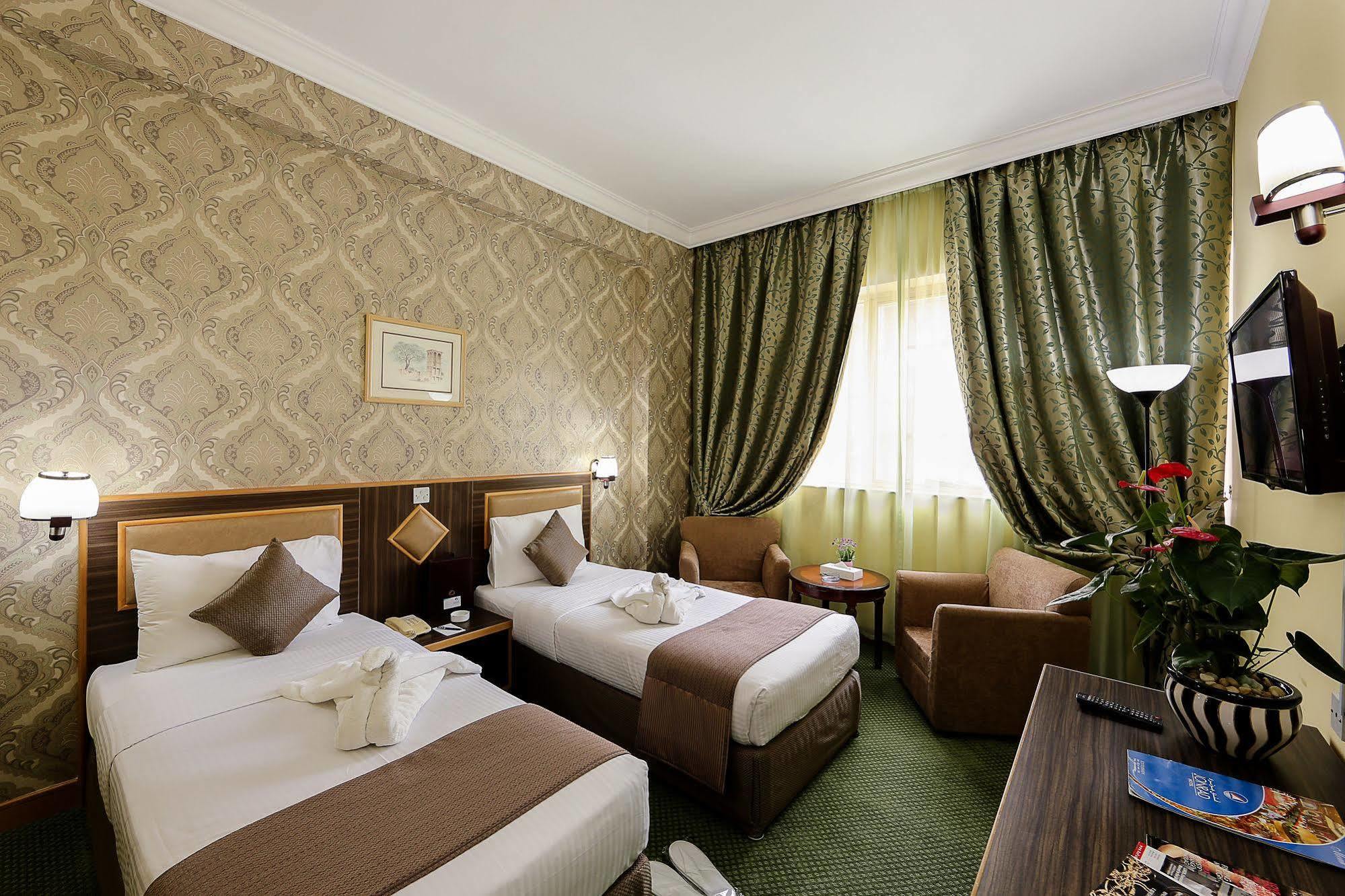 Jonrad Hotel Дубай Екстериор снимка